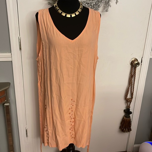 Dress - Picture 1 of 7